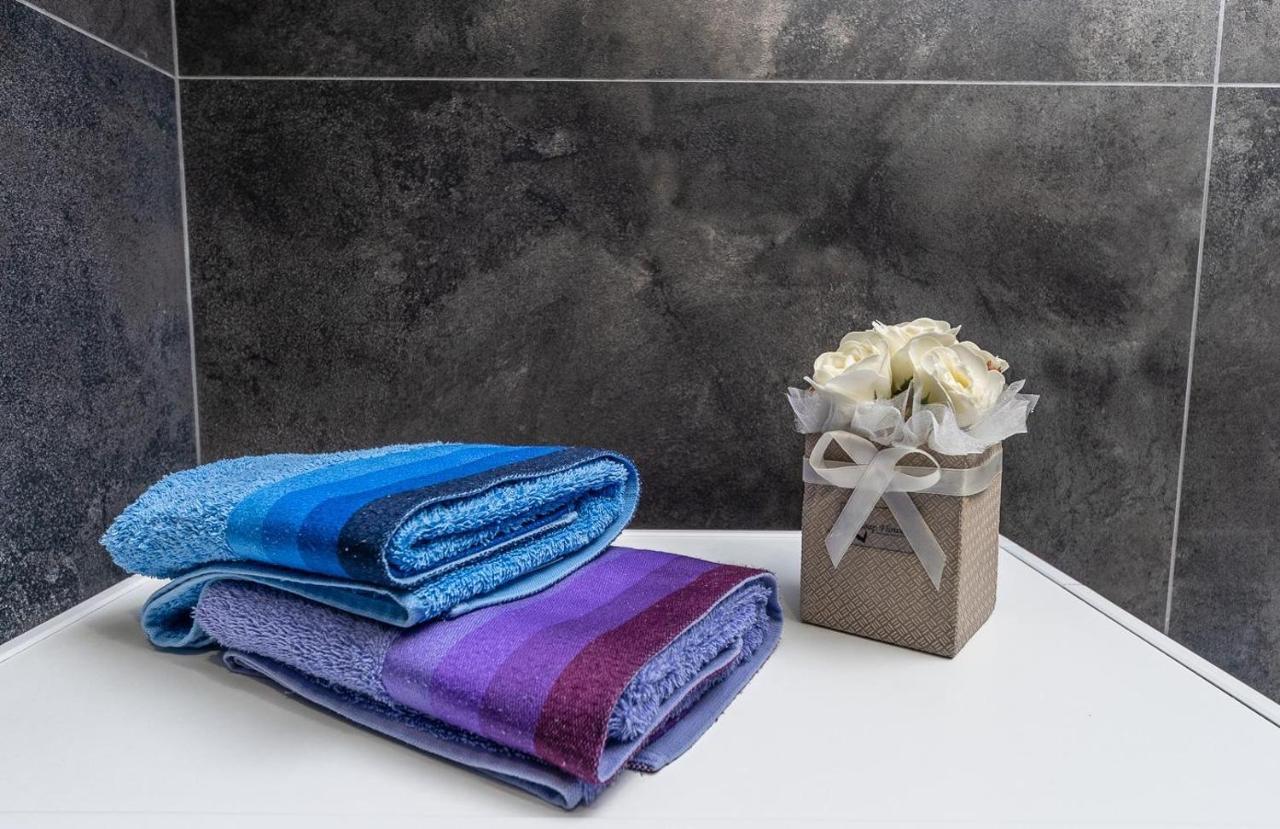 Luxury Apartments Smartplaza Obolon Metro Minskai Kiev Eksteriør billede